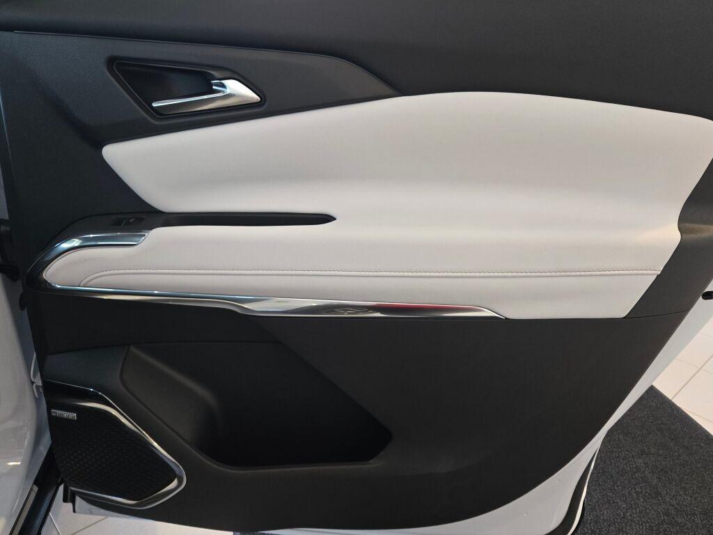 new 2026 Chevrolet Traverse car, priced at $53,816