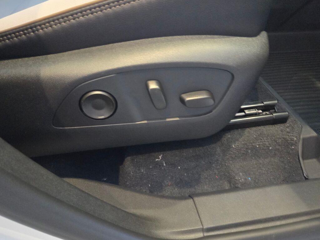 new 2026 Chevrolet Traverse car, priced at $53,816