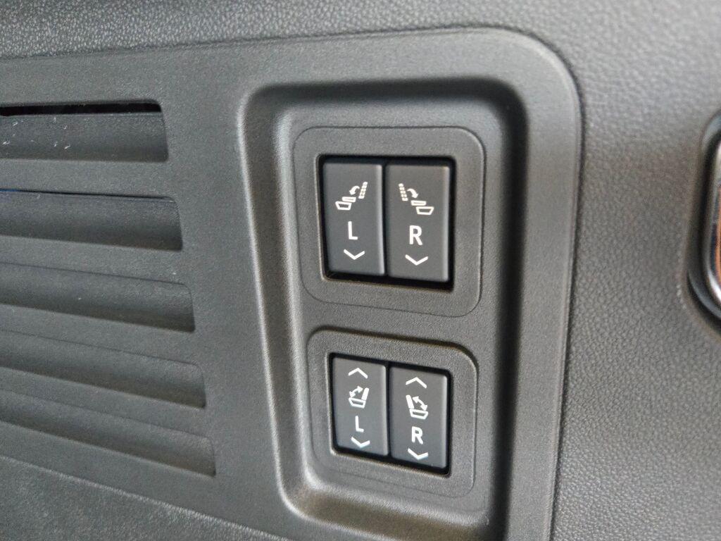 new 2026 Chevrolet Traverse car, priced at $54,997