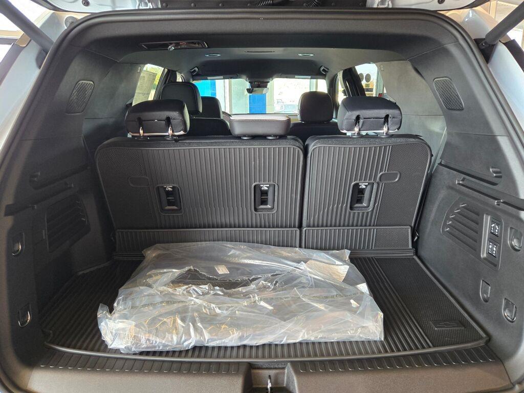 new 2026 Chevrolet Traverse car, priced at $53,816