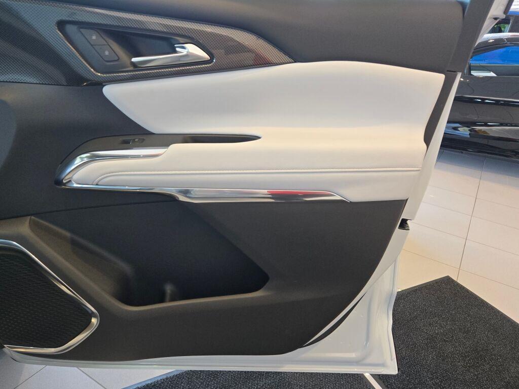 new 2026 Chevrolet Traverse car, priced at $53,816