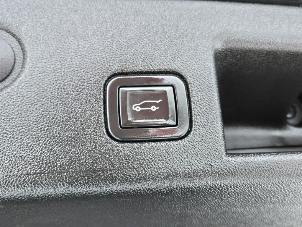 used 2020 Chevrolet Equinox car, priced at $14,400