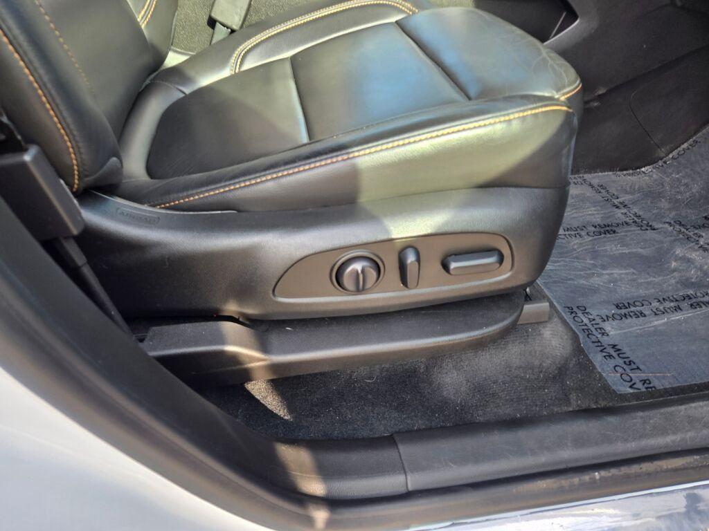 used 2021 Chevrolet Traverse car, priced at $31,900