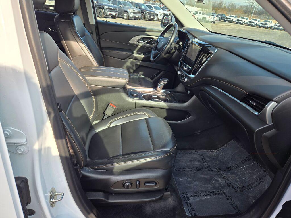 used 2021 Chevrolet Traverse car, priced at $29,900