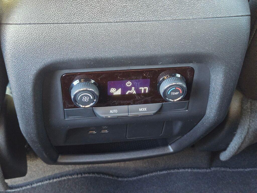 new 2026 Chevrolet Traverse car, priced at $46,545