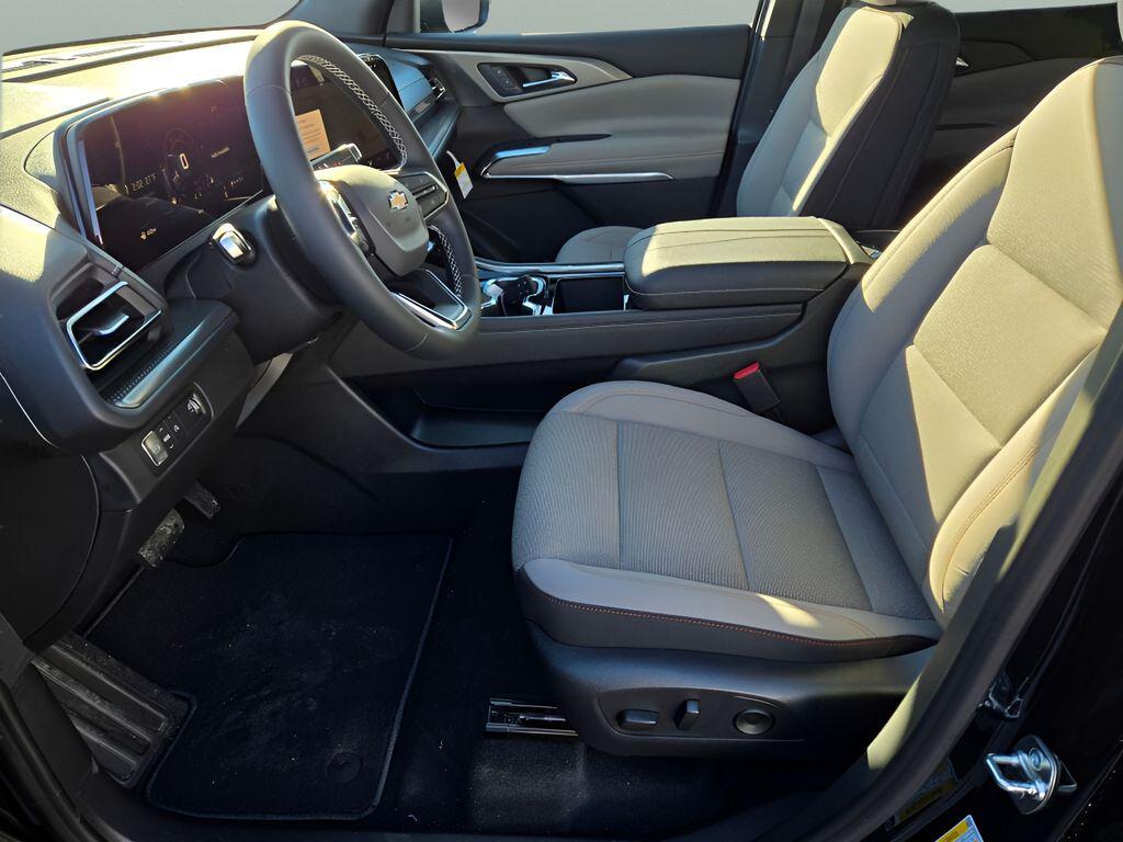 new 2026 Chevrolet Traverse car, priced at $46,545