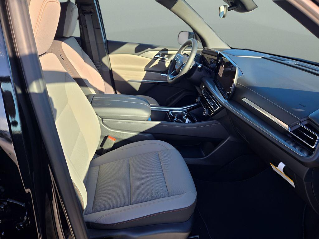 new 2026 Chevrolet Traverse car, priced at $46,545