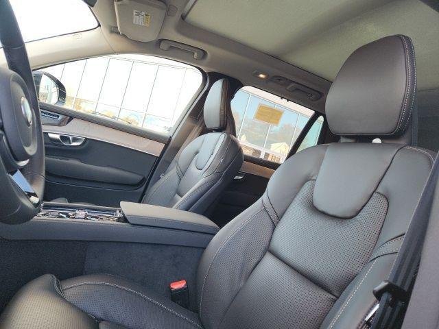 new 2026 Volvo XC90 car, priced at $75,155