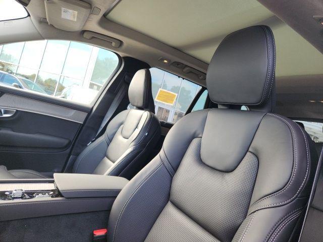 new 2026 Volvo XC90 car, priced at $79,085