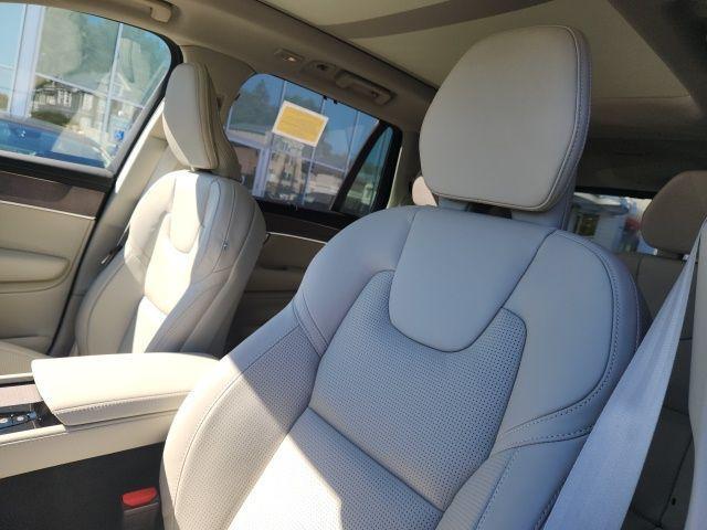 new 2026 Volvo XC90 car, priced at $78,250
