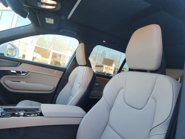 new 2026 Volvo XC90 Plug-In Hybrid car, priced at $81,875