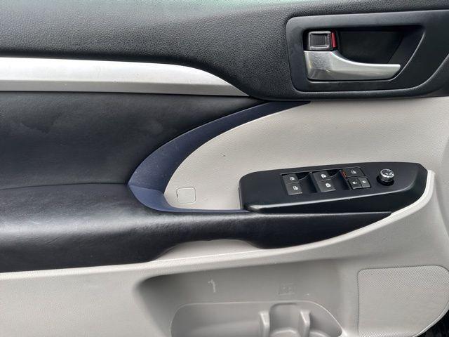 used 2017 Toyota Highlander car, priced at $19,688