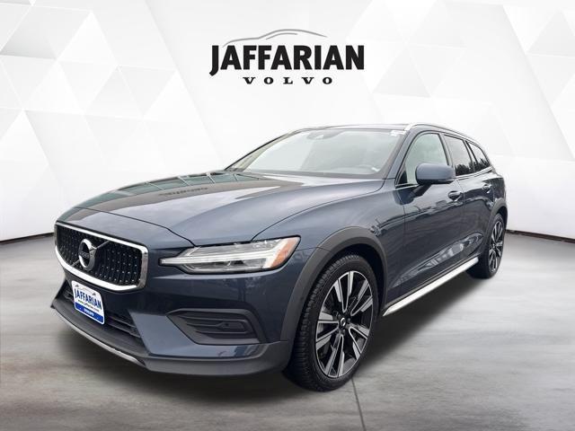 used 2020 Volvo V60 Cross Country car, priced at $27,500