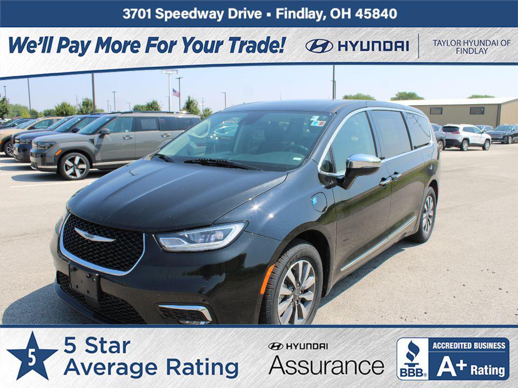 used 2023 Chrysler Pacifica Hybrid car, priced at $27,495