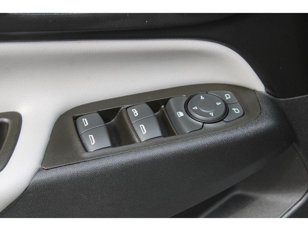 used 2023 Chevrolet Equinox car, priced at $18,995