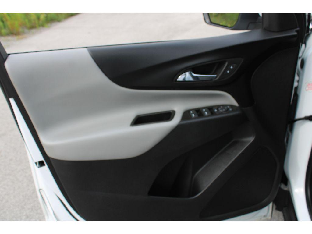 used 2023 Chevrolet Equinox car, priced at $18,995