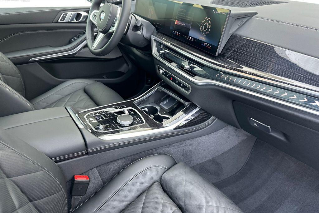 new 2026 BMW X7 car, priced at $98,165