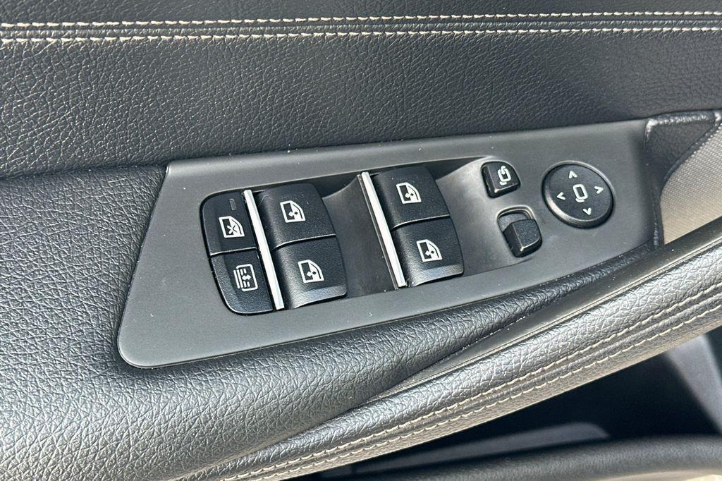 used 2022 BMW 540 car, priced at $43,210