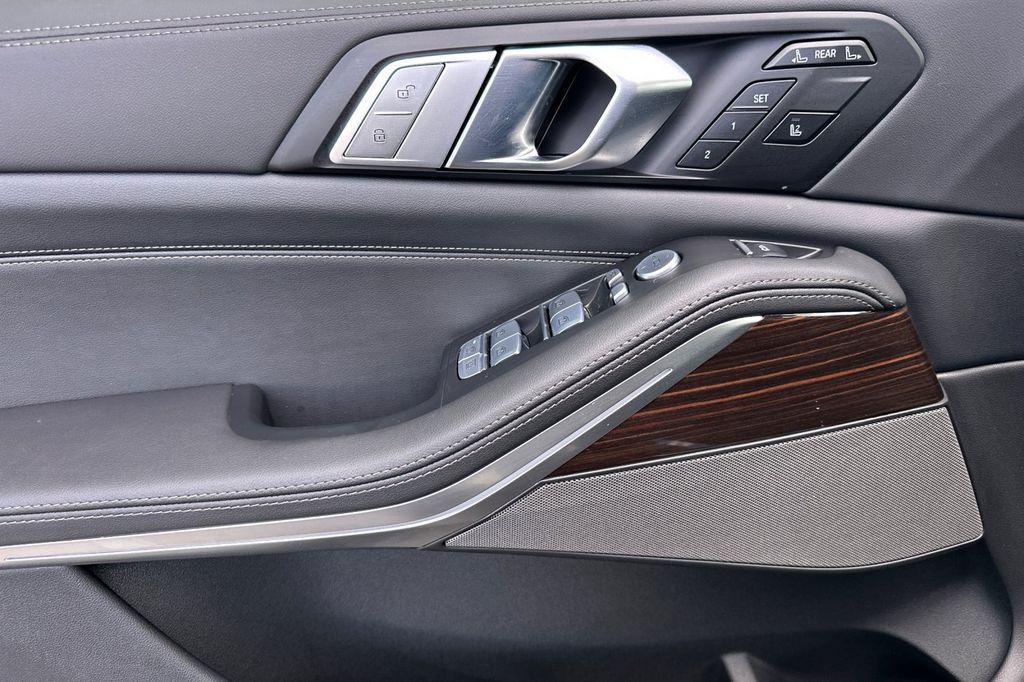 new 2026 BMW X7 car, priced at $93,725