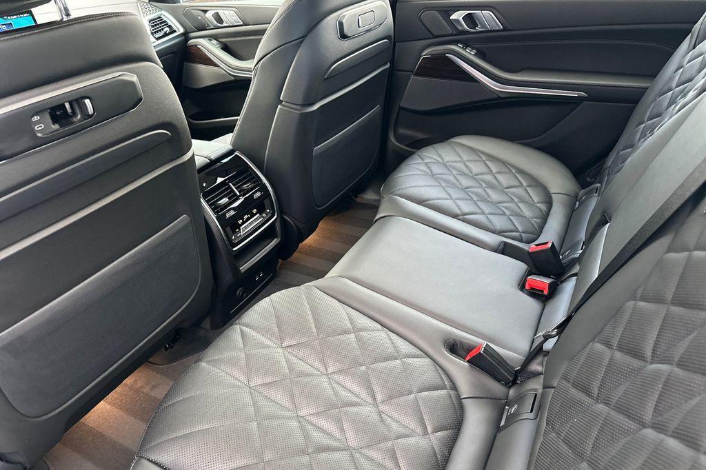 new 2026 BMW X7 car, priced at $93,725