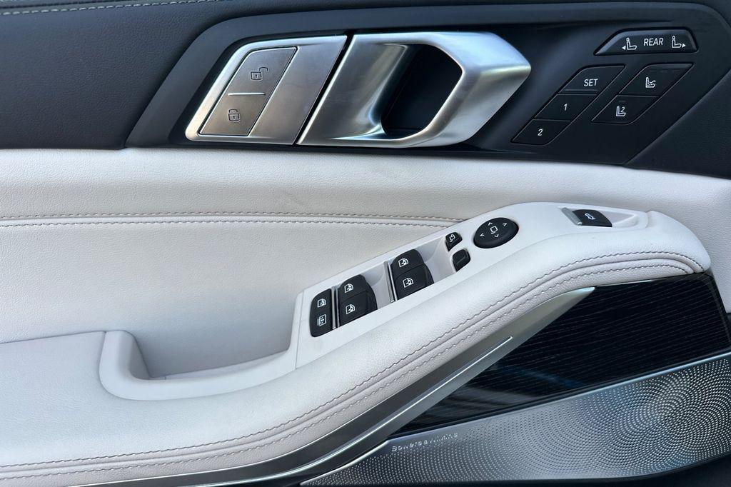 new 2026 BMW X7 car, priced at $131,305