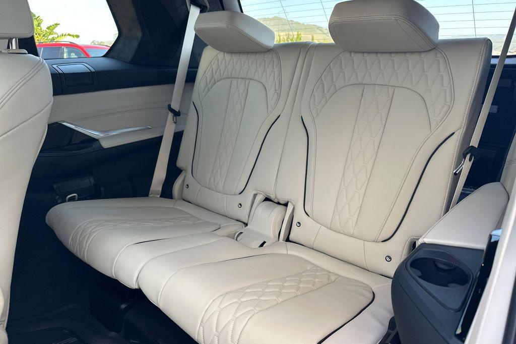 new 2026 BMW X7 car, priced at $131,305