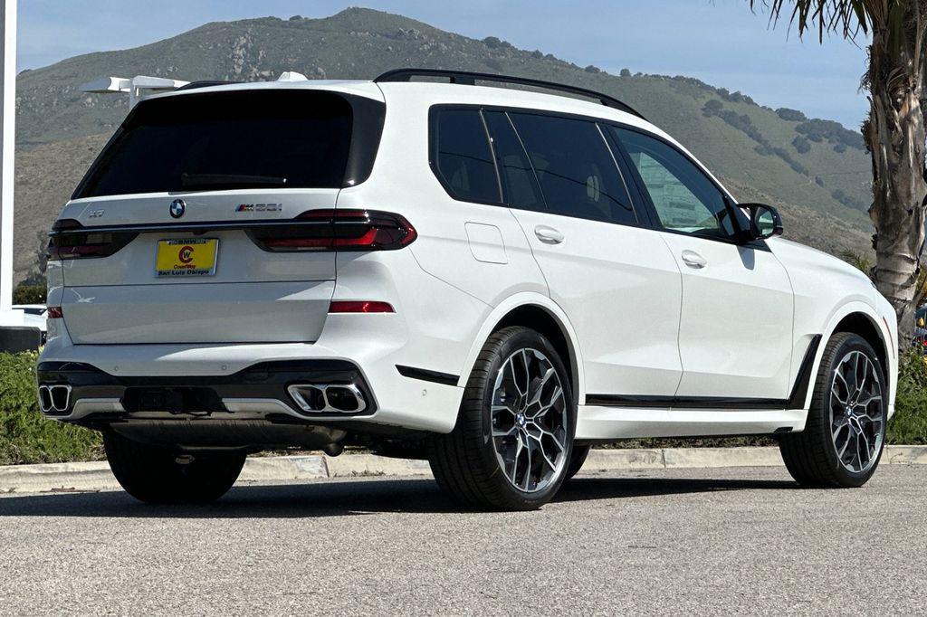 new 2026 BMW X7 car, priced at $131,305