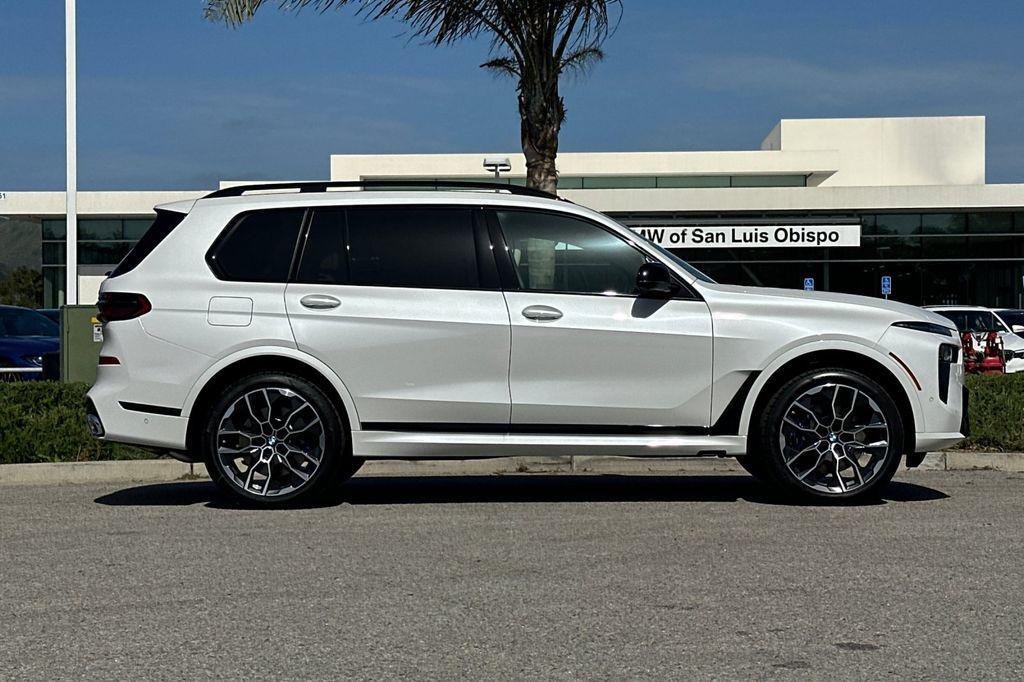 new 2026 BMW X7 car, priced at $131,305