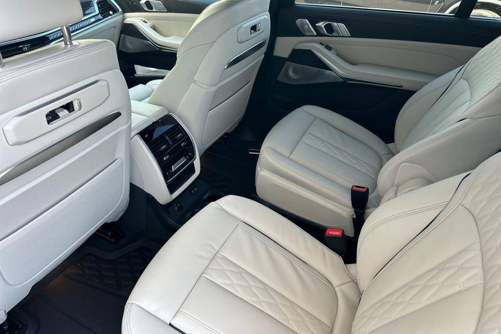 new 2026 BMW X7 car, priced at $131,305
