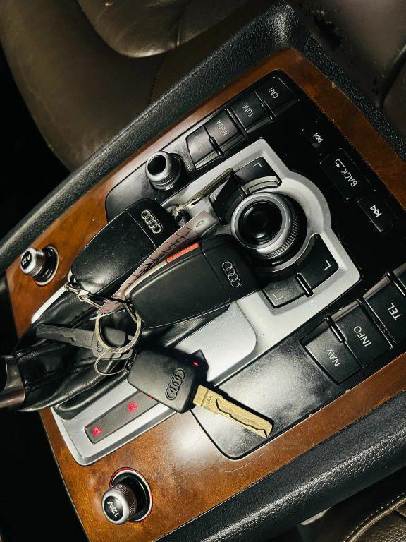 used 2013 Audi Q7 car, priced at $8,500