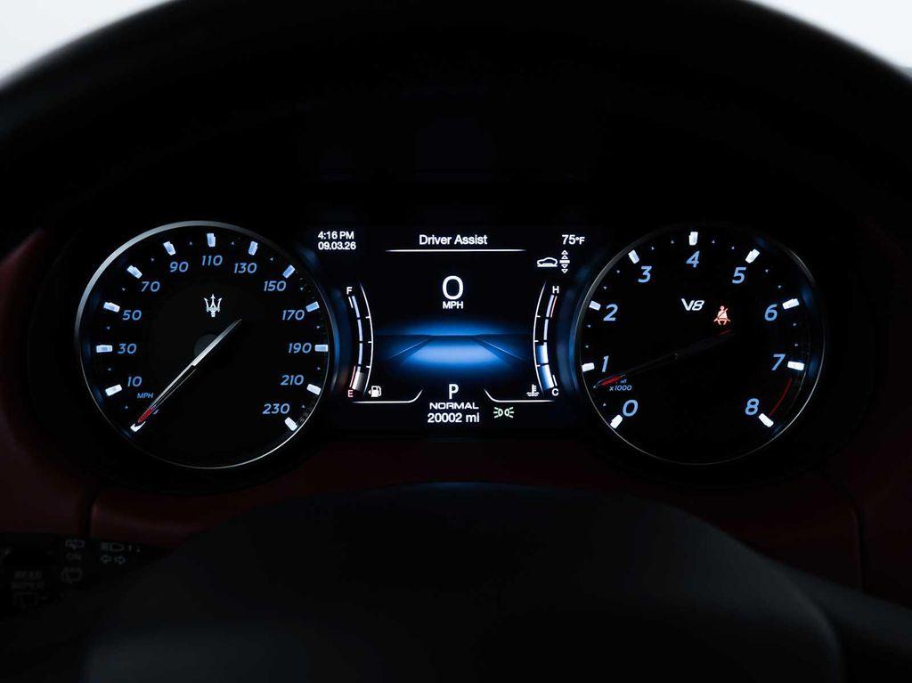 Maserati Levante view 22