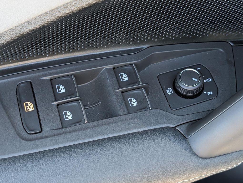 used 2025 Volkswagen Tiguan car, priced at $35,345
