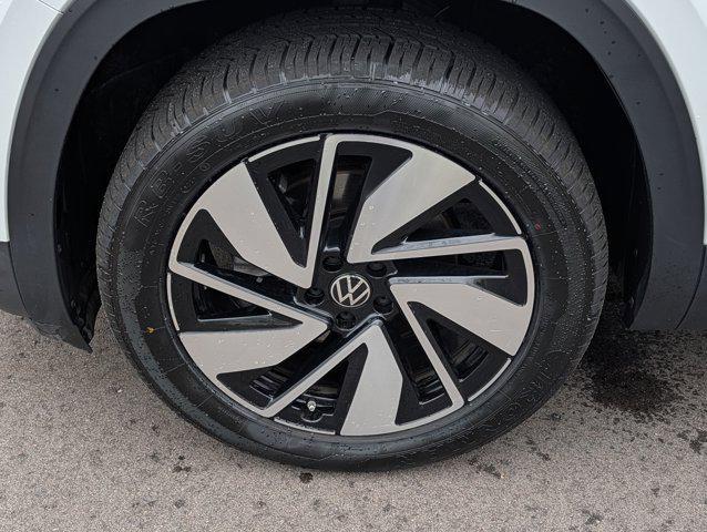 used 2025 Volkswagen Atlas car, priced at $32,325