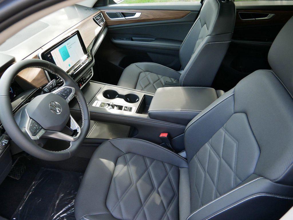 new 2026 Volkswagen Atlas car, priced at $39,096