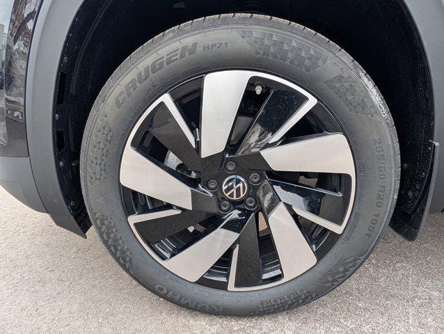 new 2026 Volkswagen Atlas Cross Sport car, priced at $48,577