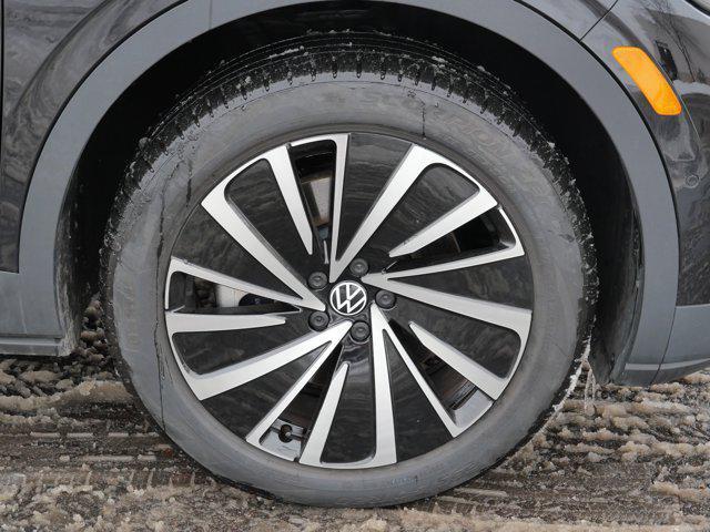 used 2025 Volkswagen ID.4 car, priced at $27,475