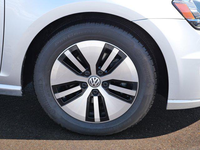 used 2015 Volkswagen e-Golf car, priced at $7,975