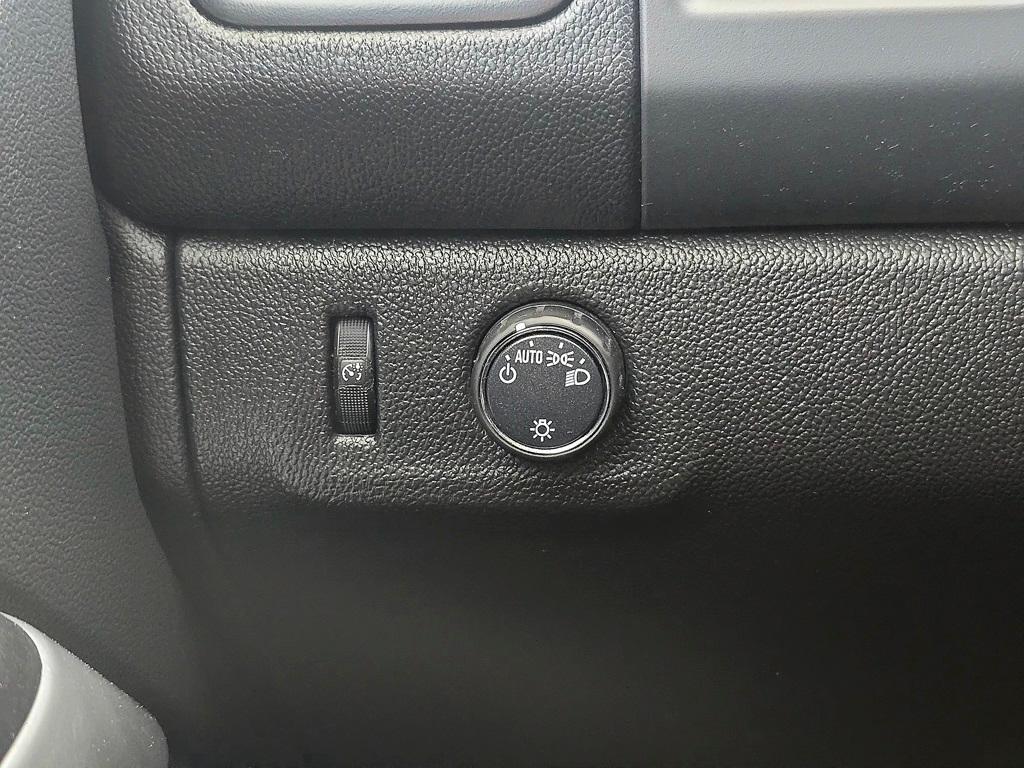 used 2022 Chevrolet Colorado car, priced at $17,987