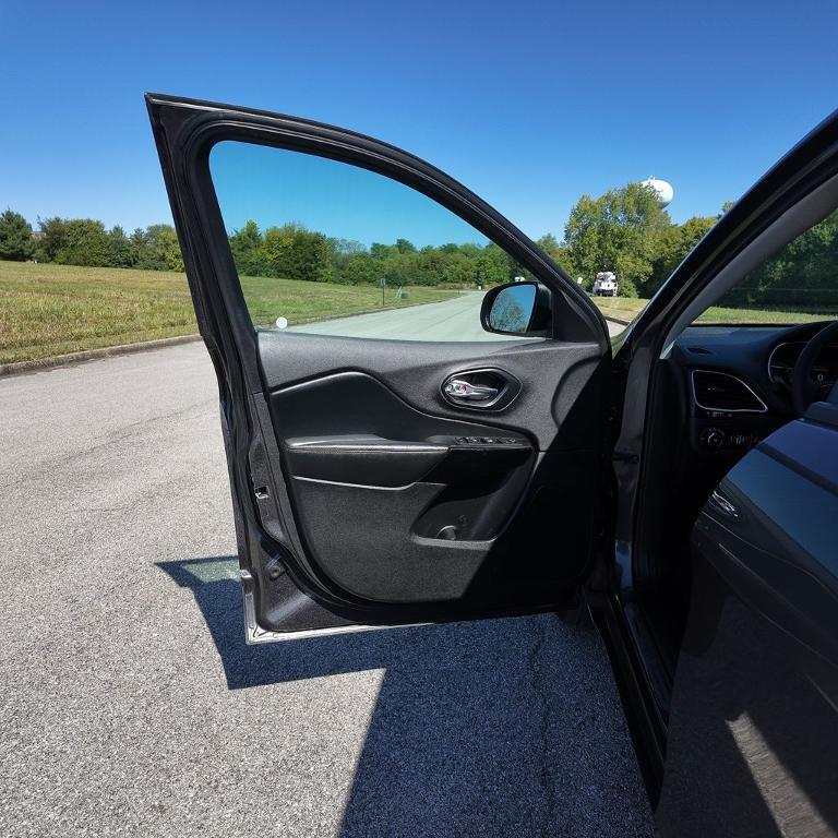 used 2020 Jeep Cherokee car, priced at $16,993