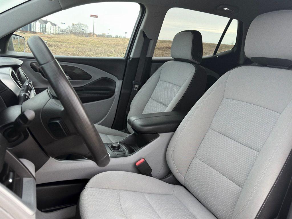 used 2024 GMC Terrain car, priced at $21,116