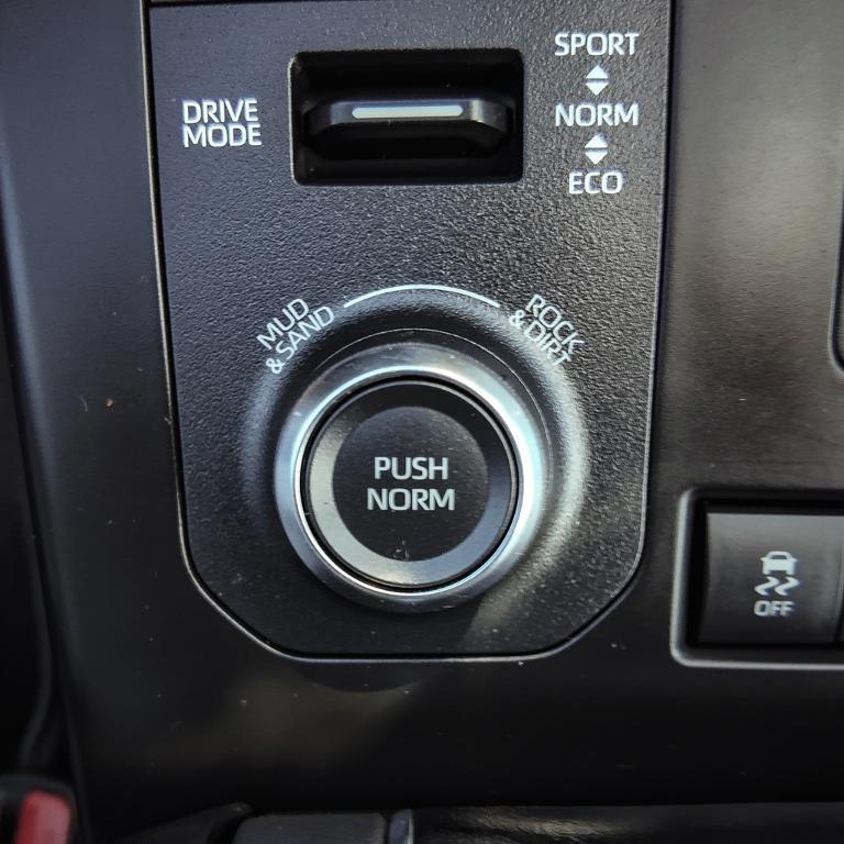 used 2022 Toyota Highlander car, priced at $31,531