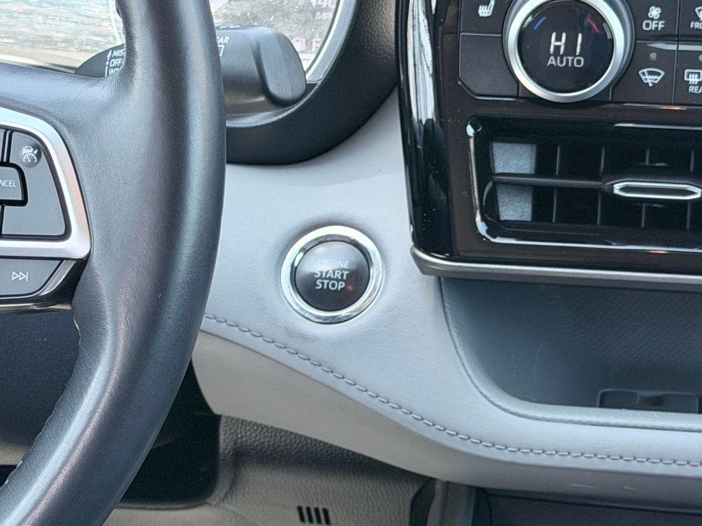 used 2022 Toyota Highlander car, priced at $28,994