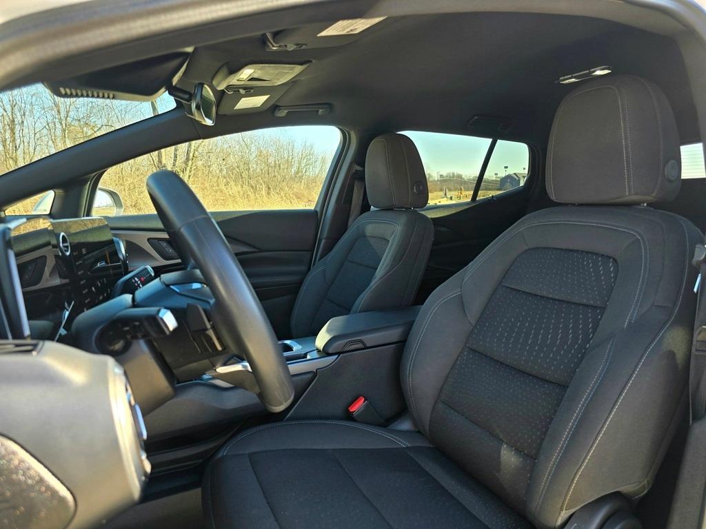 used 2025 Chevrolet Equinox EV car, priced at $21,328