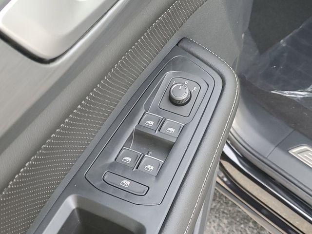 new 2026 Volkswagen Atlas Cross Sport car, priced at $44,651