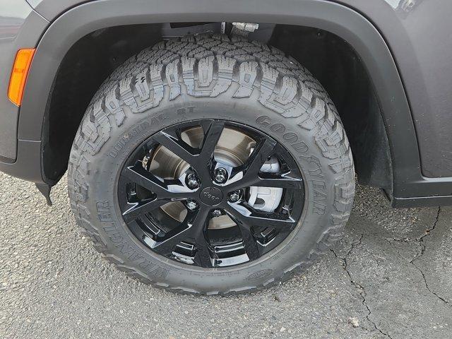 used 2025 Jeep Grand Cherokee L car, priced at $40,494