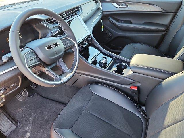 new 2025 Jeep Grand Cherokee car, priced at $48,975