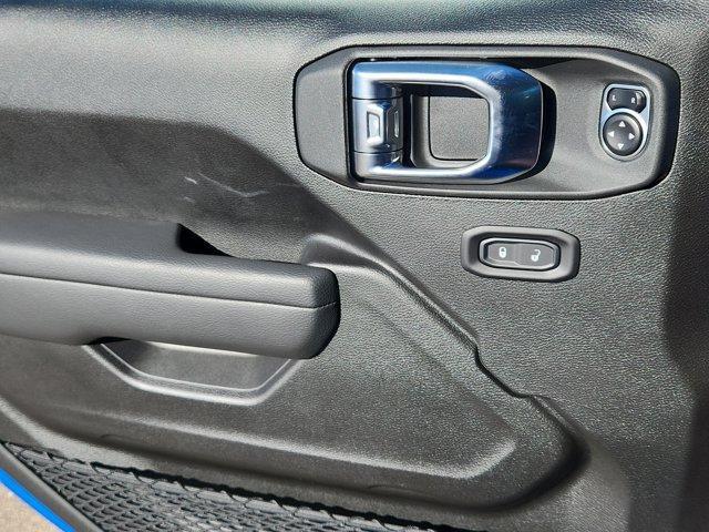 new 2025 Jeep Wrangler car, priced at $60,570