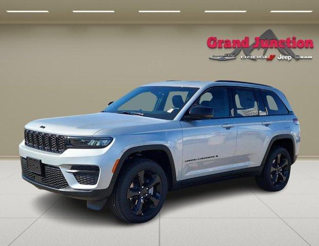 new 2025 Jeep Grand Cherokee car, priced at $49,370