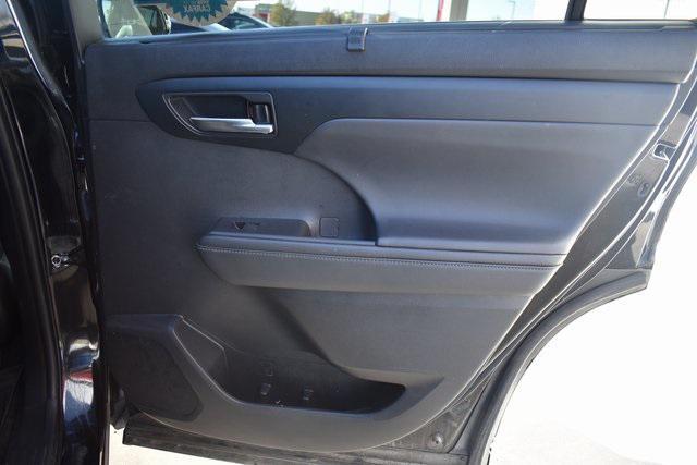 used 2022 Toyota Highlander car, priced at $34,079