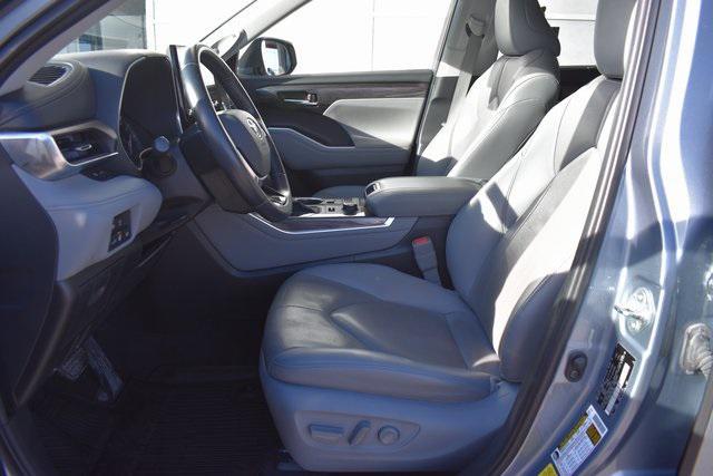 used 2020 Toyota Highlander car, priced at $30,429
